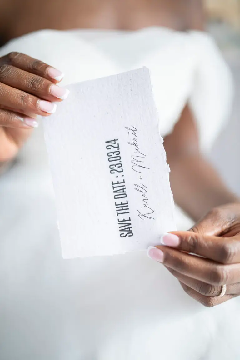 photo d'un faire-part en papier 100% recyclé fabriqué en france